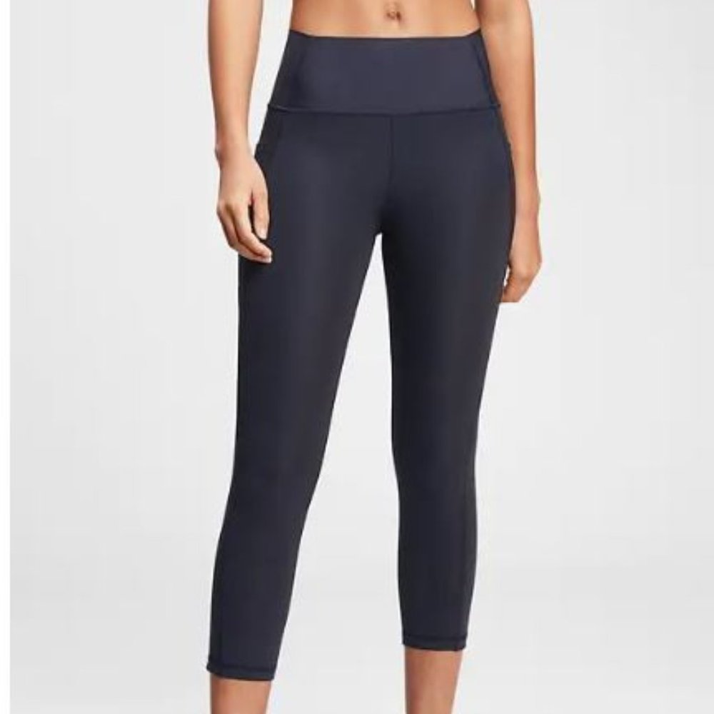 GapFit High Rise Capri Legging - Picture 2 of 8